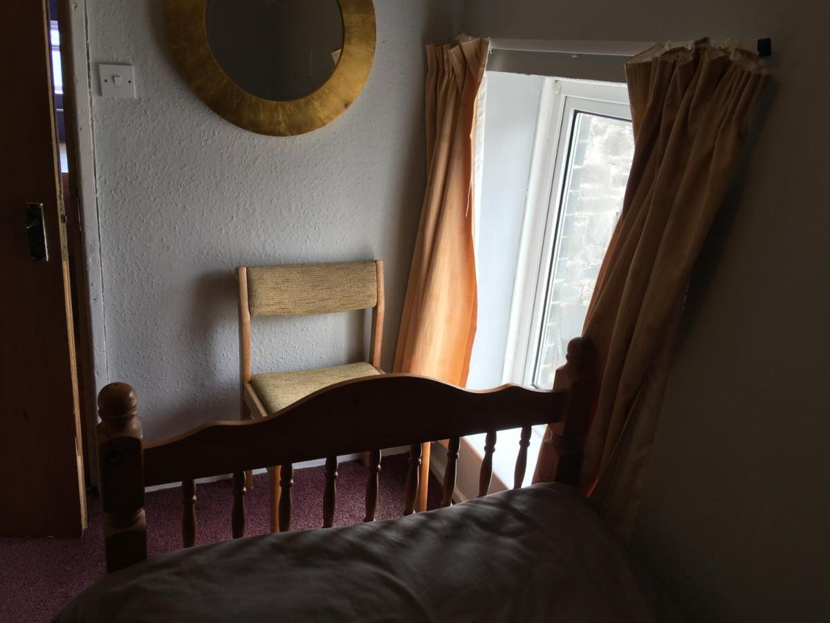 Pantyrathro International Hostel Кармартен Экстерьер фото