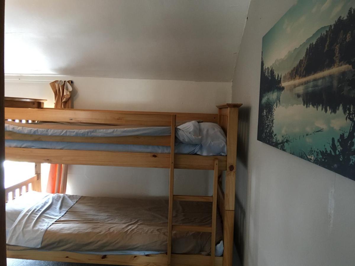 Pantyrathro International Hostel Кармартен Экстерьер фото